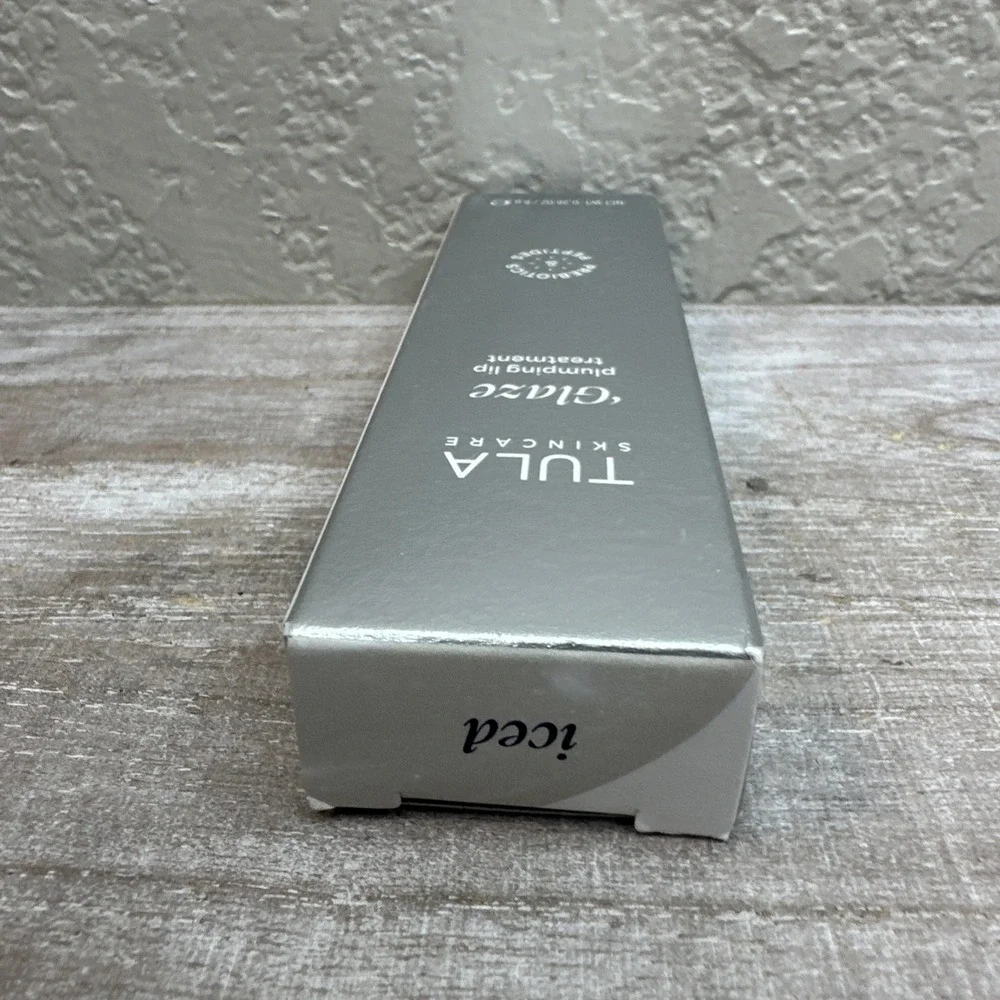 $14 🌙 NIB TULA Skincare 'Glaze Plumping Lip Treatment in ICED 0.28oz NEW